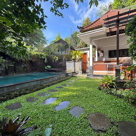 Bumbung Sari Villa Ubud Exterior foto